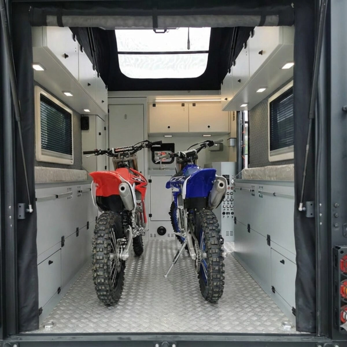 Terrengtilhenger Decamp Cross C3 │ offroad toy hauler med pop-up tak - 1800 kg totalvekt – bilde 15