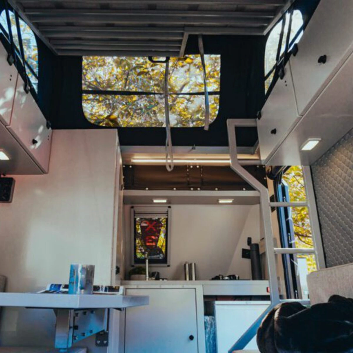 Terrengtilhenger Decamp Cross X3 │ offroad campinghenger med pop-up tak - 6 personer – bilde 21
