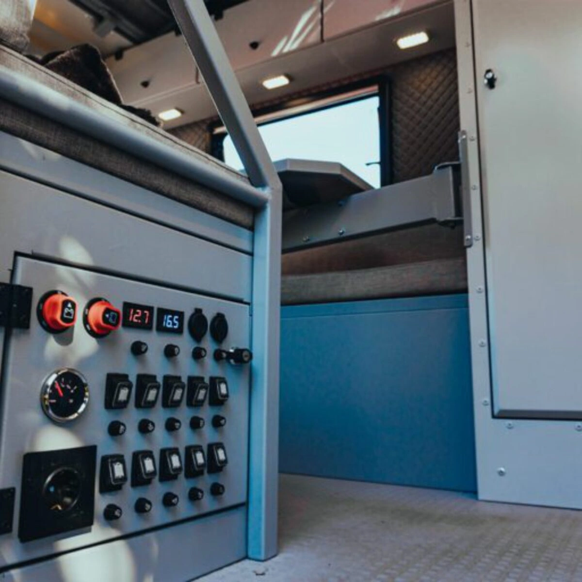 Terrengtilhenger Decamp Cross X3 │ offroad campinghenger med pop-up tak - 6 personer – bilde 22