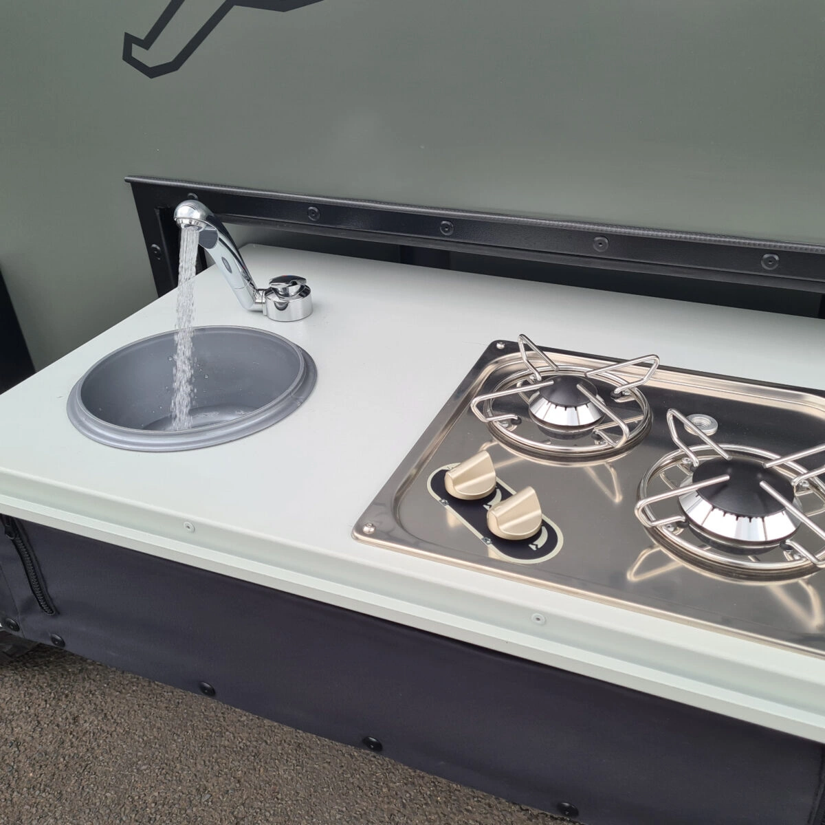 Terrengtilhenger Decamp Cross X5 │ stor offroad campinghenger med pop-up tak - 8 personer – bilde 30