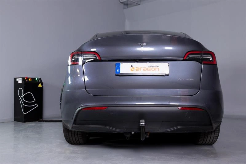 Tilhengerfeste Tesla Model Y 2020 -> │ Genuine® Aragon Vertikalt Avtagbart krok Image 3