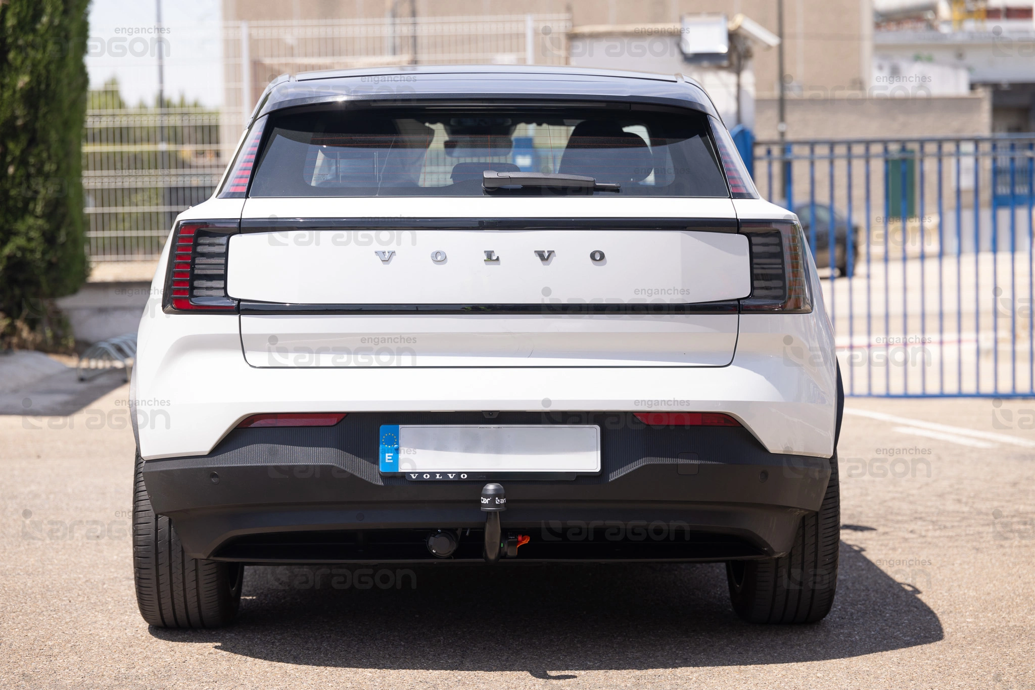 Tilhengerfeste Volvo EX30 2023 -> | Vertikalt Avtagbart krok Image 1