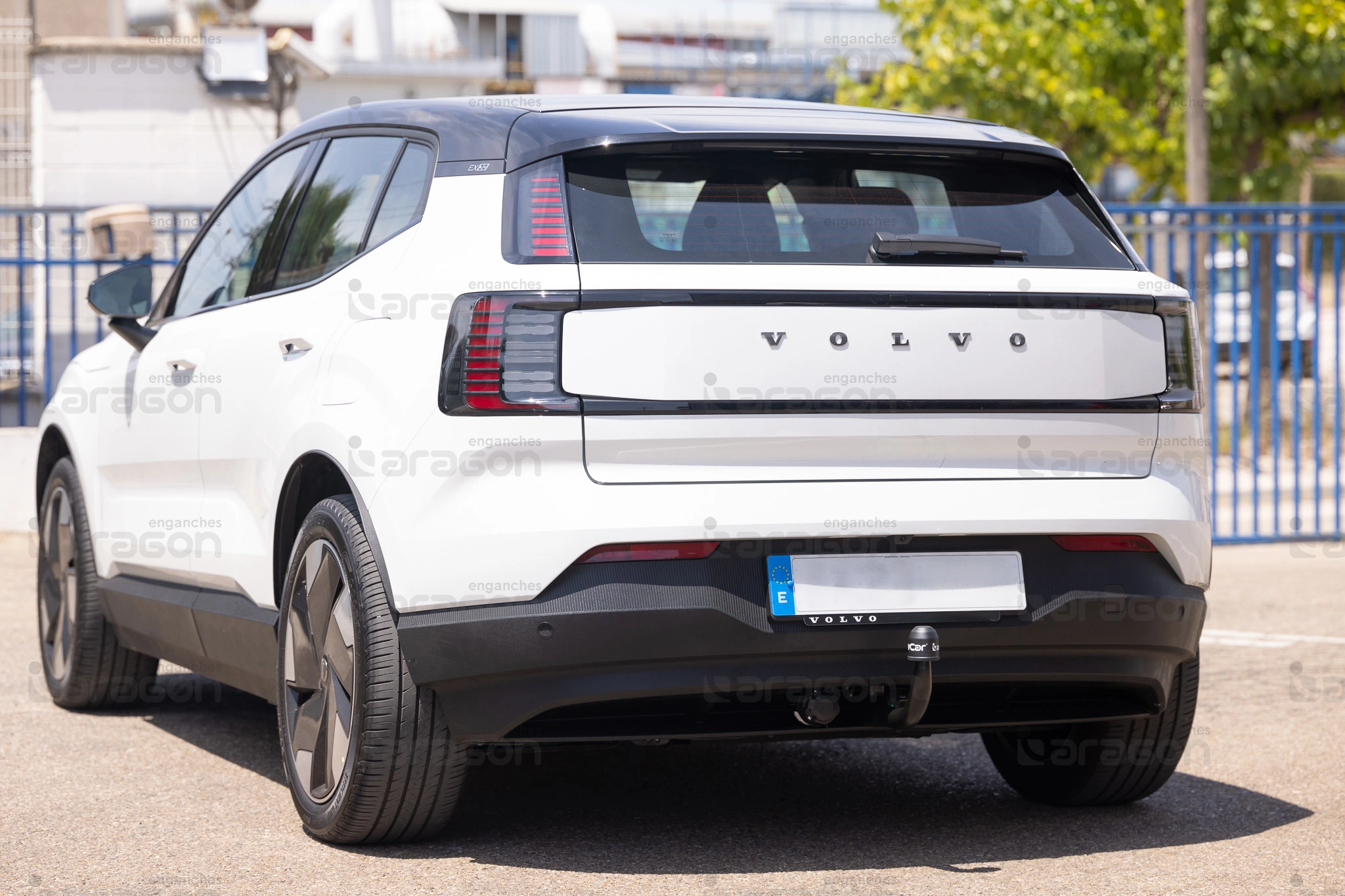 Tilhengerfeste Volvo EX30 2023 -> | Vertikalt Avtagbart krok Image 2