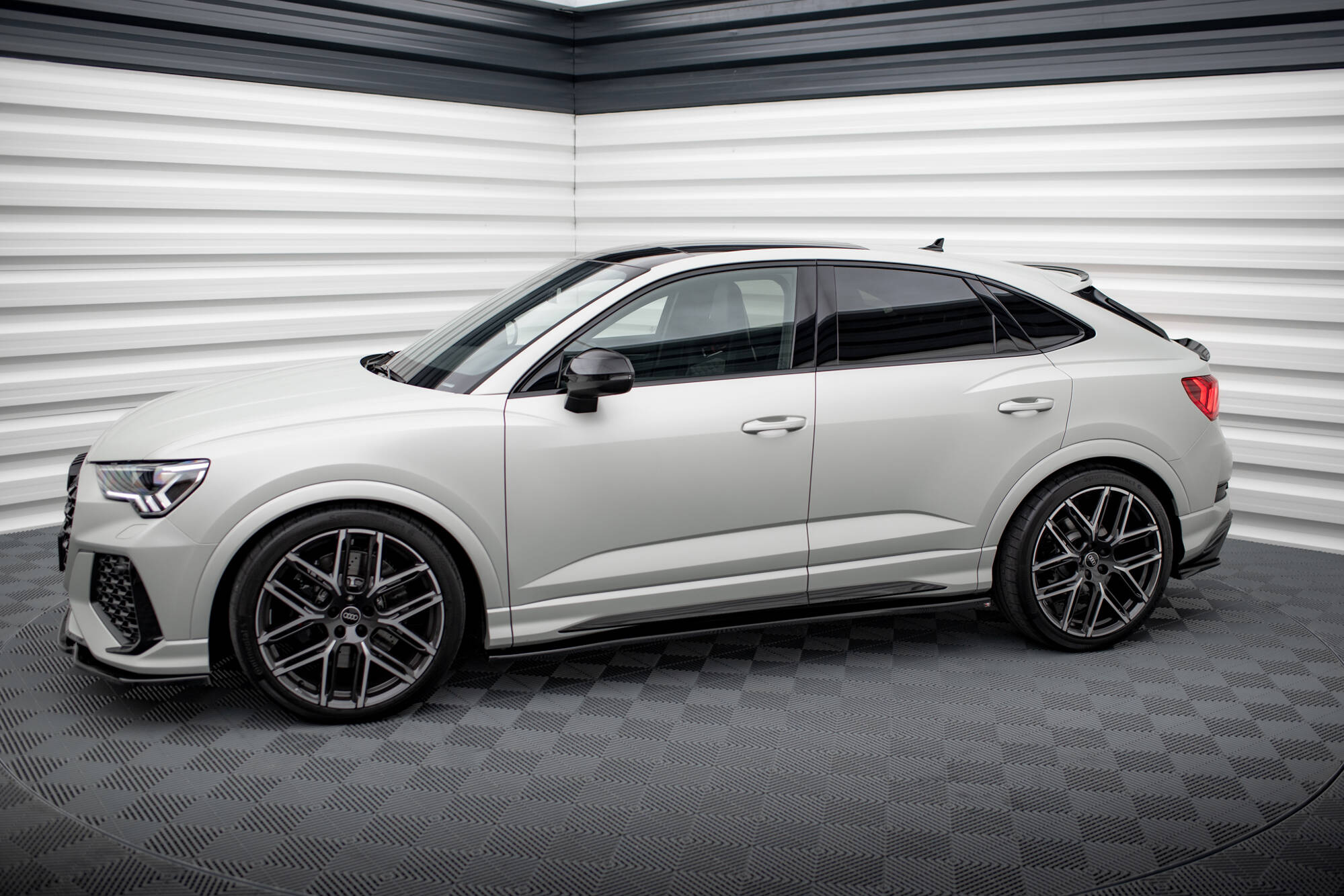 Tuningkit Audi RSQ3 F3 2019 -> | Sport Eksteriør Styling-sett