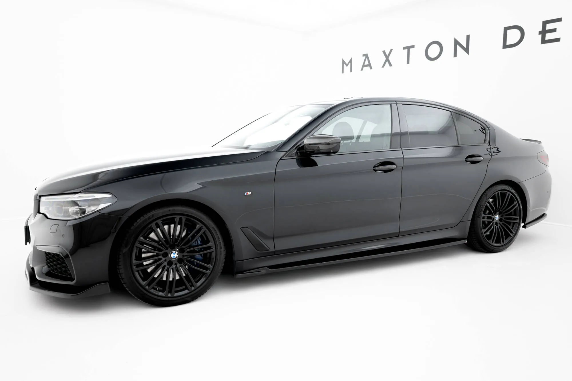 Tuningkit BMW 5 M-Pack G30 / G31 2017 - 2023 | Glossy Black Edition