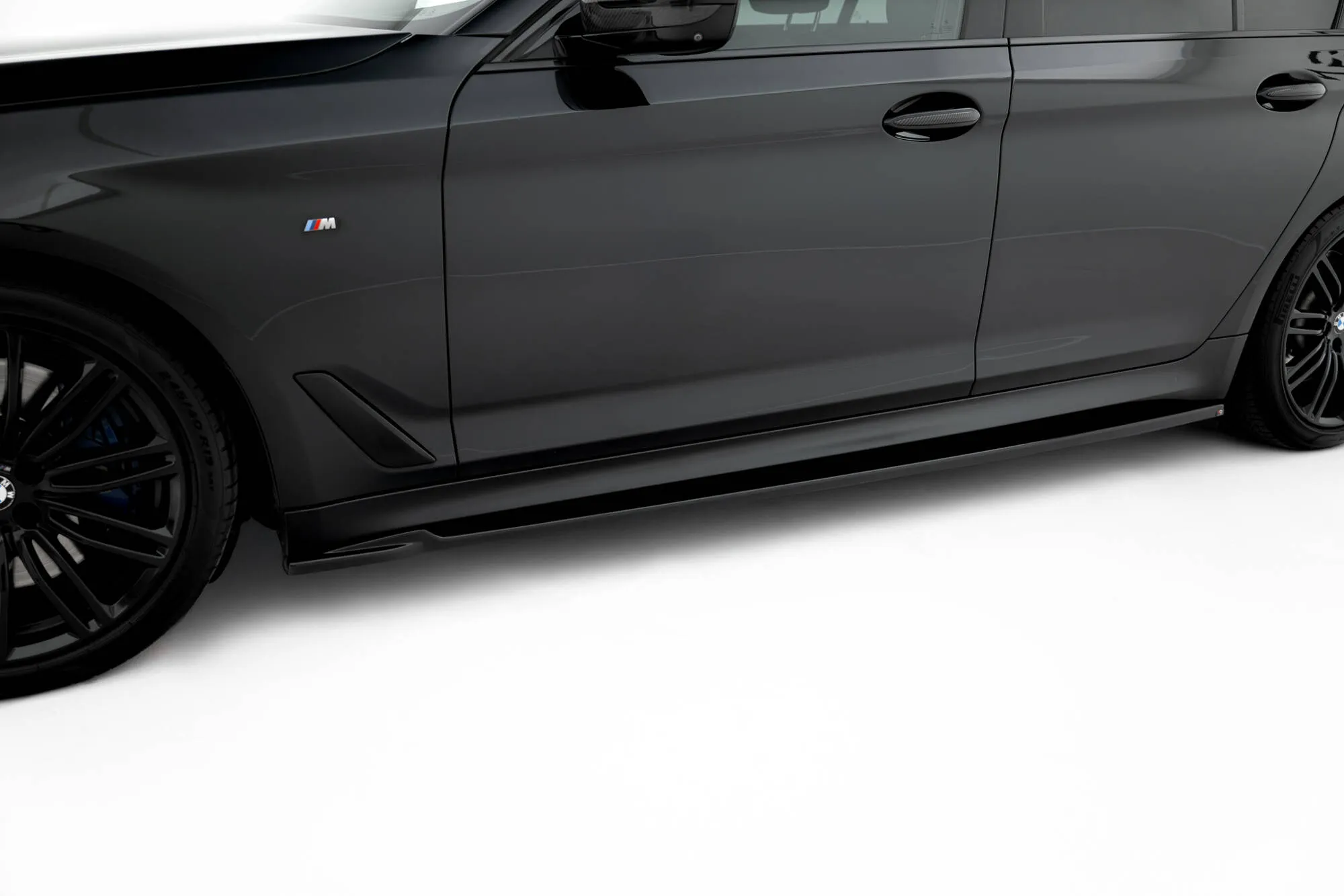Tuningkit BMW 5 M-Pack G30 / G31 2017 - 2023 | Glossy Black Edition – bilde 6