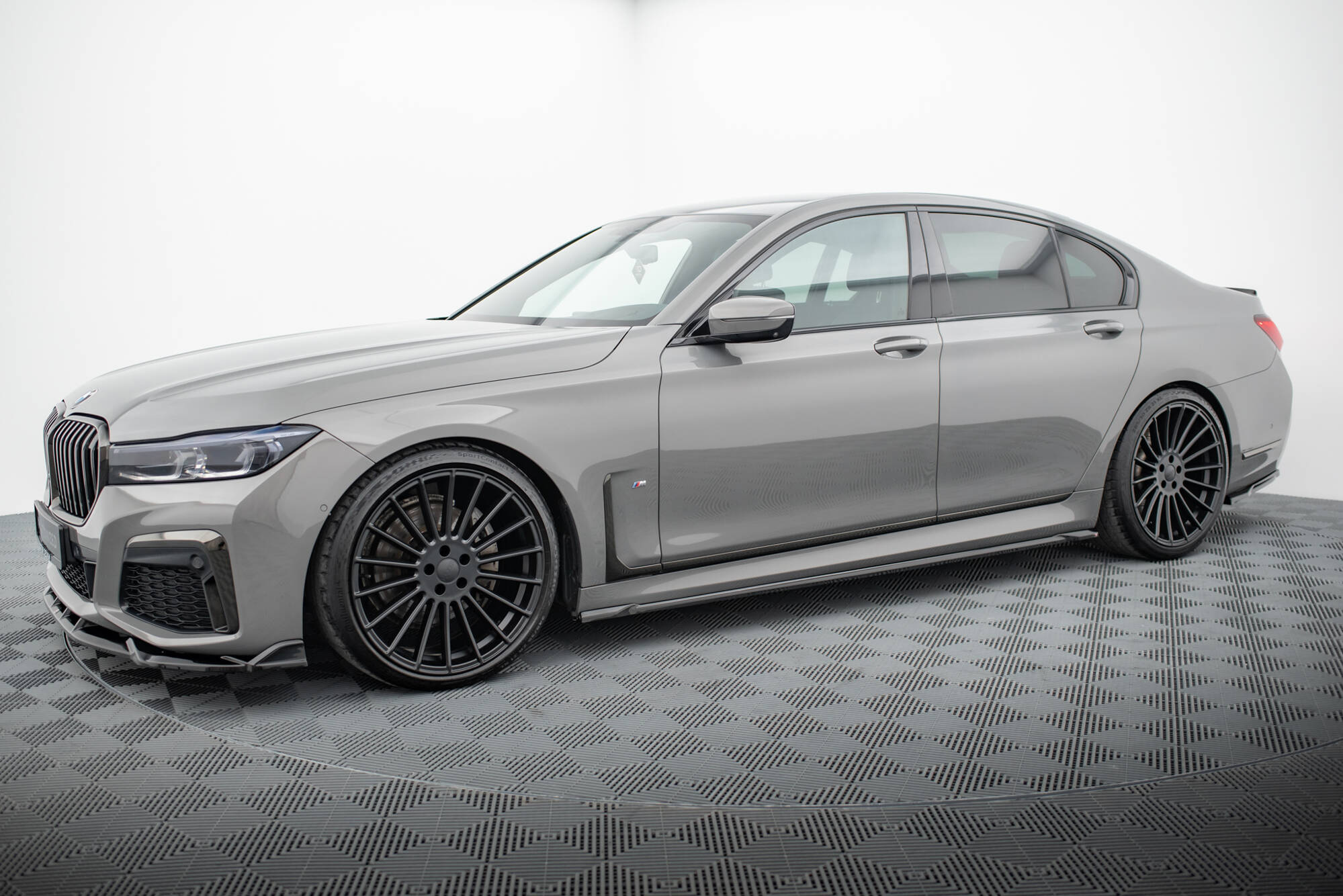 Tuningkit BMW 7 M (G11) Facelift 2019 - 2022 | Sport Eksteriør Styling-sett