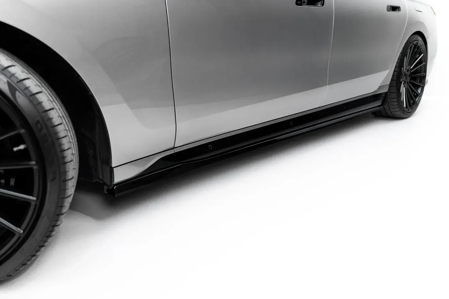 Tuningkit BMW M760e (G70) 2022 - 2026 | Glossy Black Edition – bilde 11