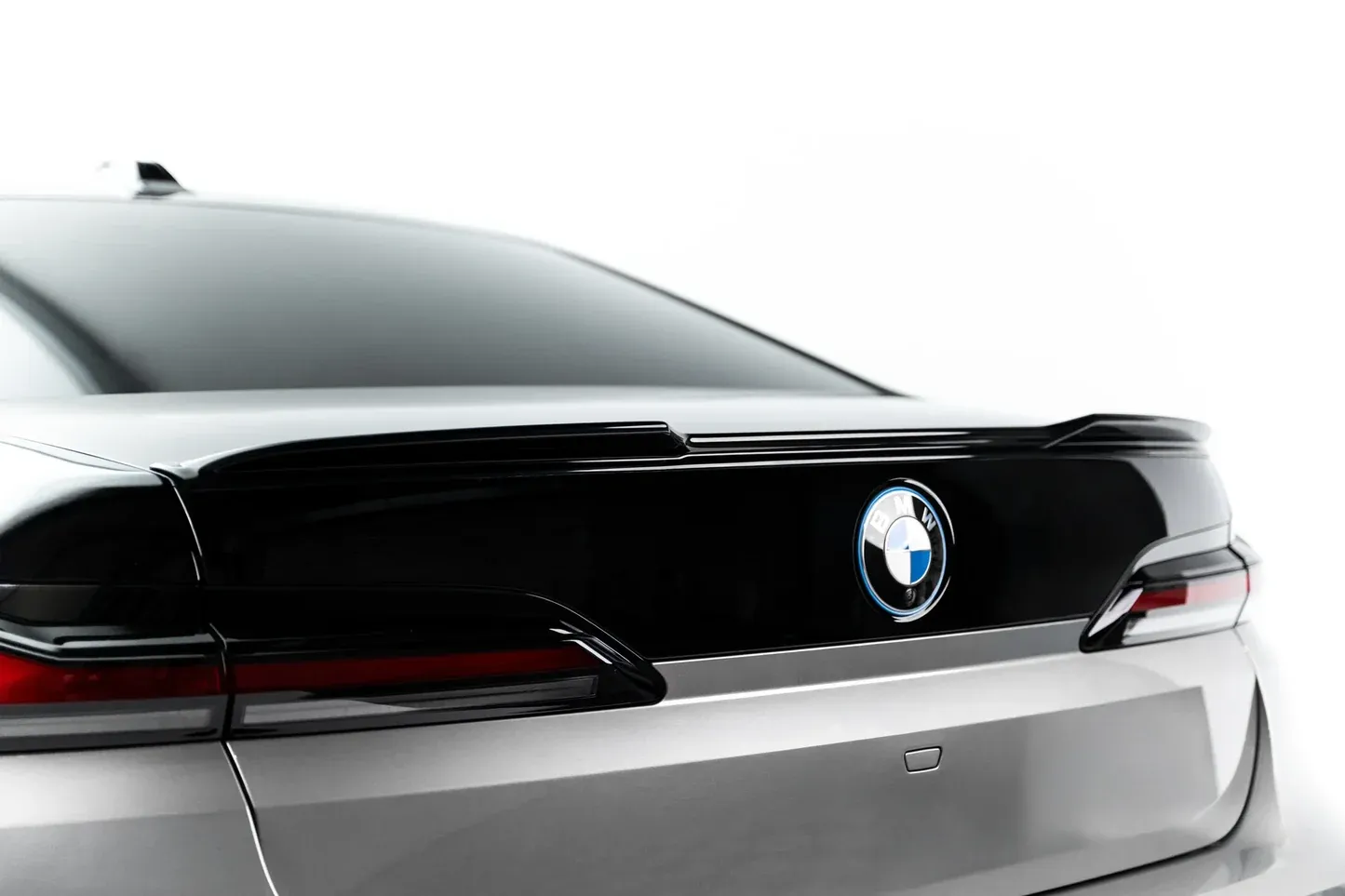 Tuningkit BMW M760e (G70) 2022 - 2026 | Glossy Black Edition – bilde 6