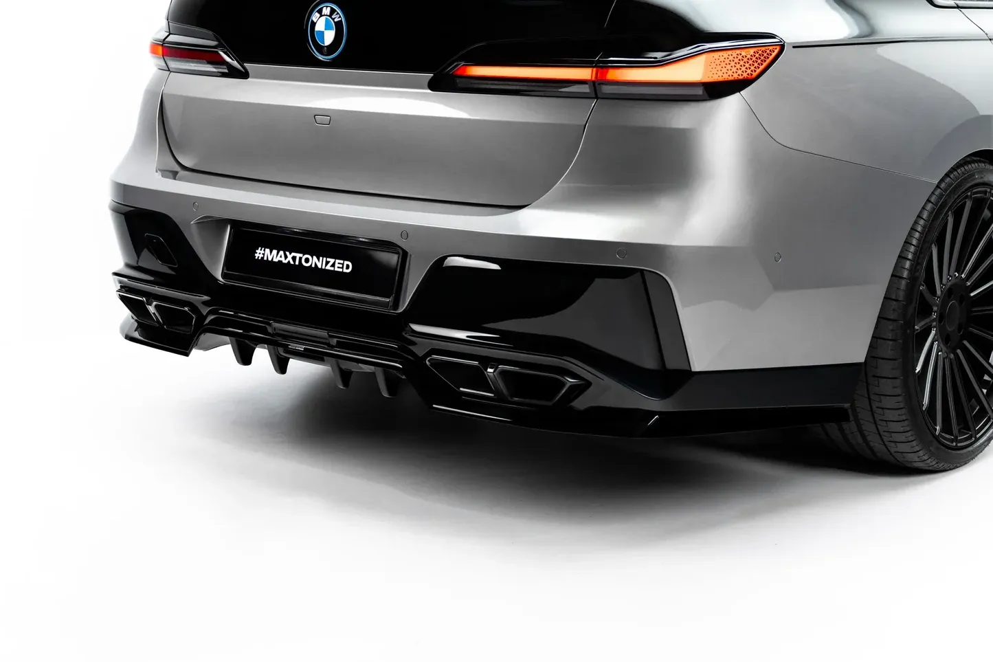 Tuningkit BMW M760e (G70) 2022 - 2026 | Glossy Black Edition – bilde 7