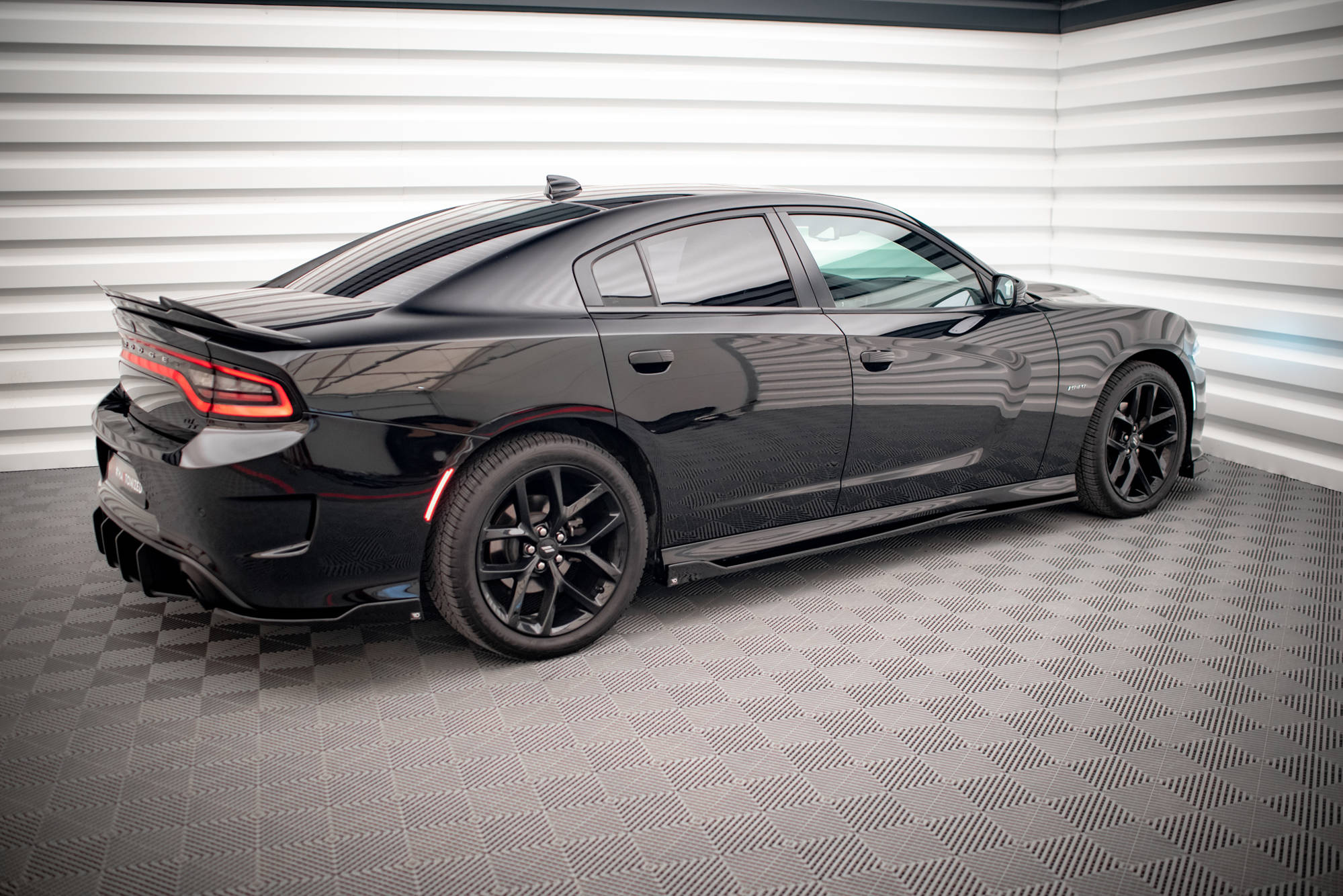 Tuningkit Dodge Charger SRT Mk7 Facelift 2014 - 2023 | Sport Eksteriør Styling-sett