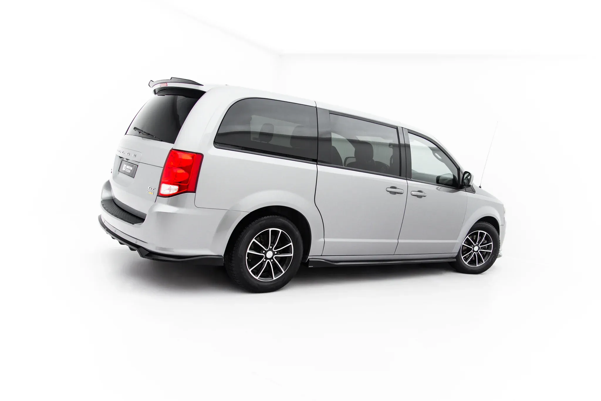 Tuningkit Dodge Grand Caravan V Facelift 2010 - 2020 | Glossy Black Edition – bilde 5