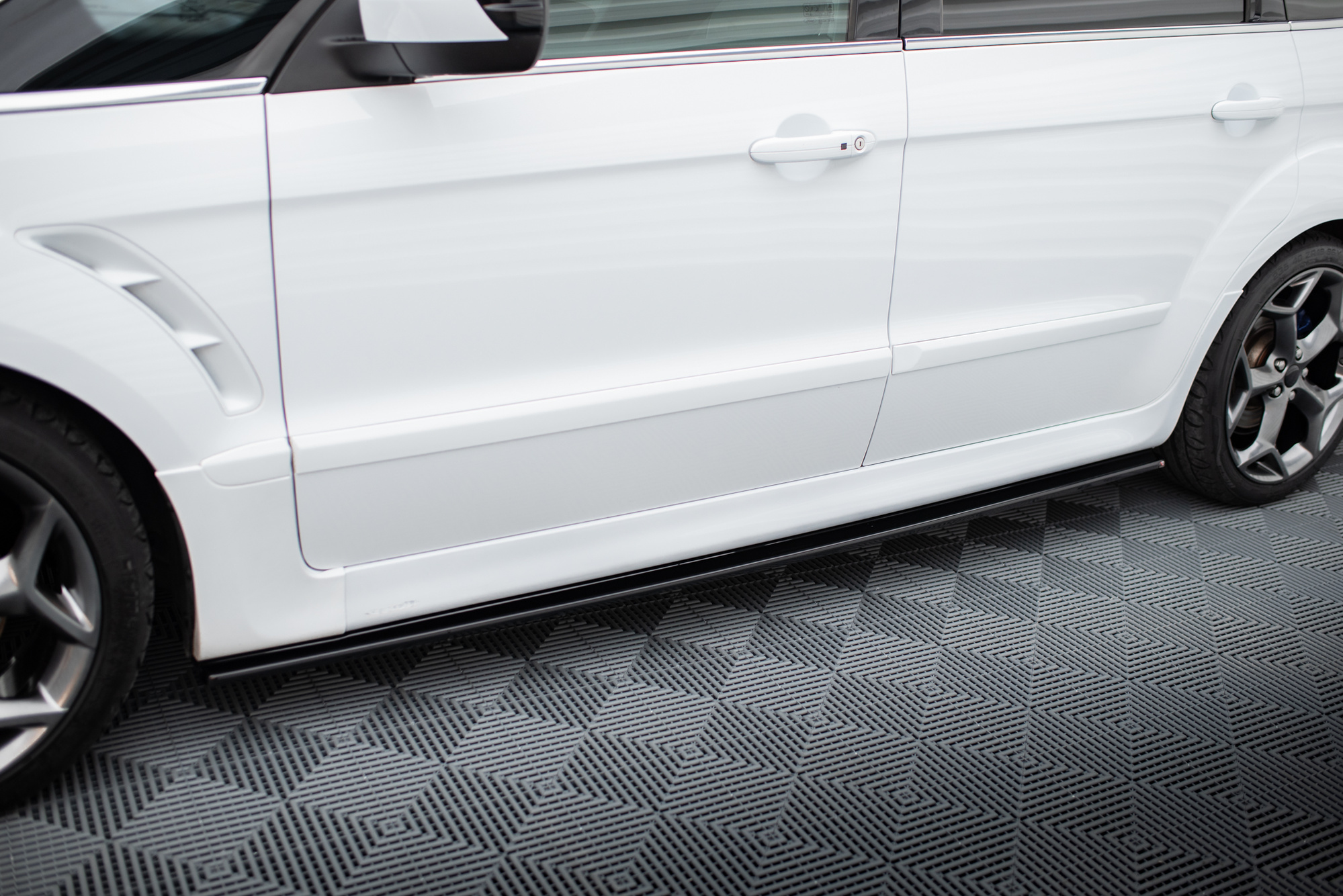 Tuningkit Ford S-Max Titanium I Facelift 2010 - 2014 | Sport Eksteriør Styling-sett – bilde 16