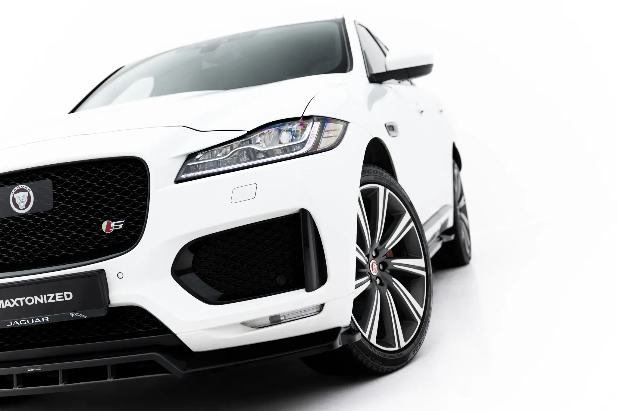 Tuningkit Jaguar F-Pace (Mk1) 2016-2020 | Glossy Black Edition – bilde 5