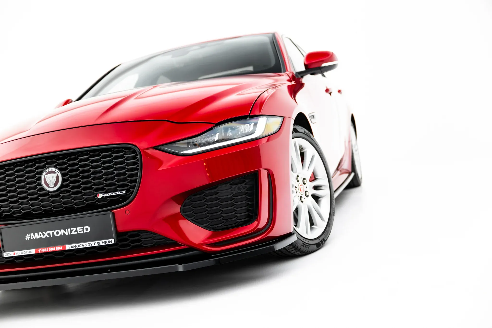 Tuningkit Jaguar XE R-Dynamic (X760) Facelift 2019 - 2024 | Glossy Black Edition – bilde 4