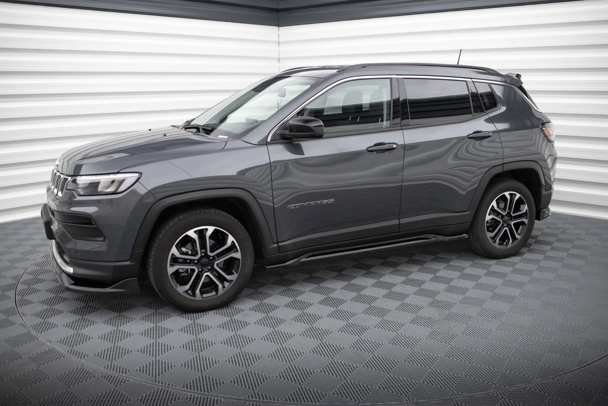 Tuningkit Jeep Compass II Limited Facelift 2020 -> | Glossy Black Edition