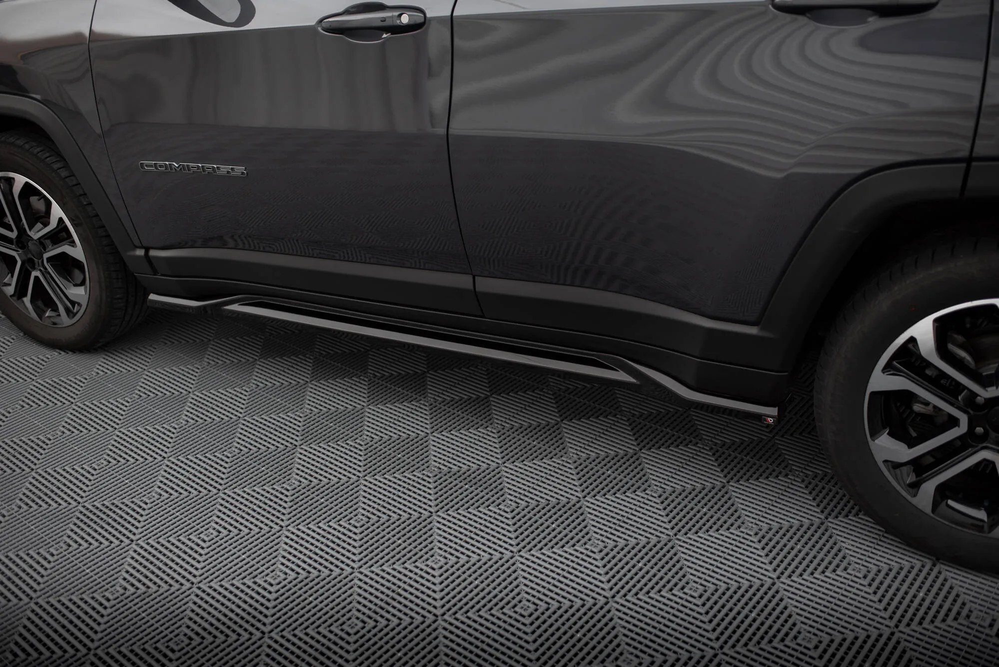 Tuningkit Jeep Compass II Limited Facelift 2020 -> | Glossy Black Edition – bilde 6