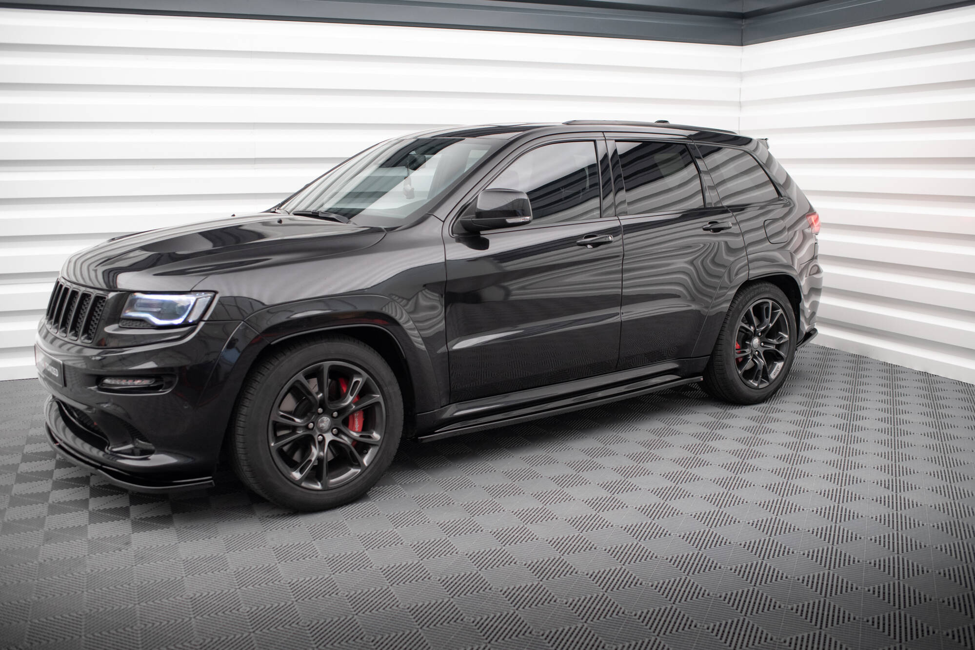 Tuningkit Jeep Grand Cherokee SRT WK2 Facelift 2013 - 2017 | Sport Eksteriør Styling-sett Image 1