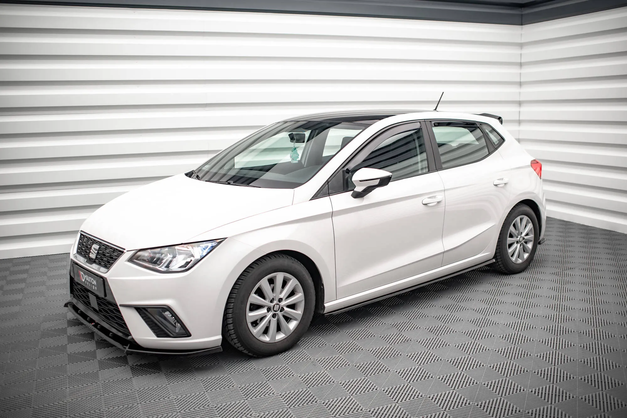 Tuningkit Seat Ibiza FR Mk5 2017 - 2021 | Glossy Black Edition