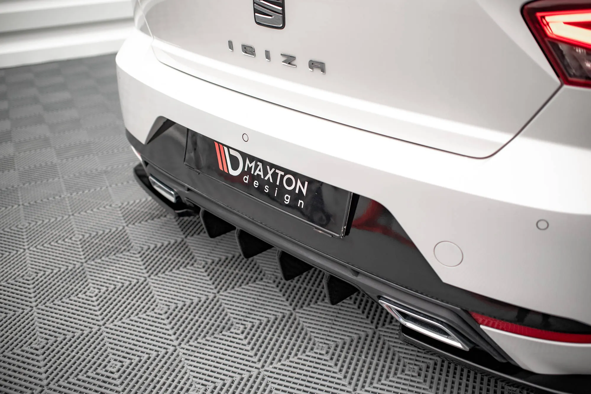 Tuningkit Seat Ibiza FR Mk5 2017 - 2021 | Glossy Black Edition – bilde 11