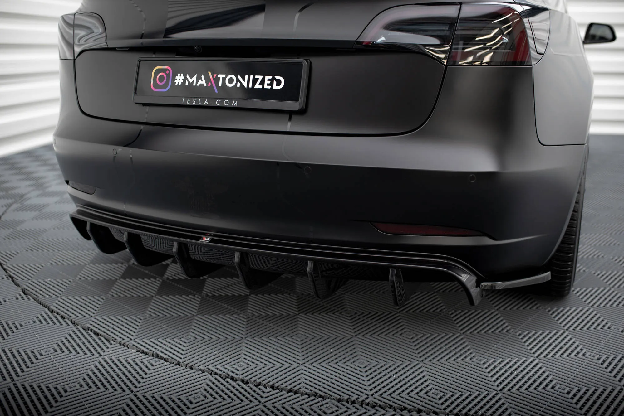 Tuningkit Tesla Model 3 2017 - 2023 | Sport Eksteriør Styling-sett Image 7
