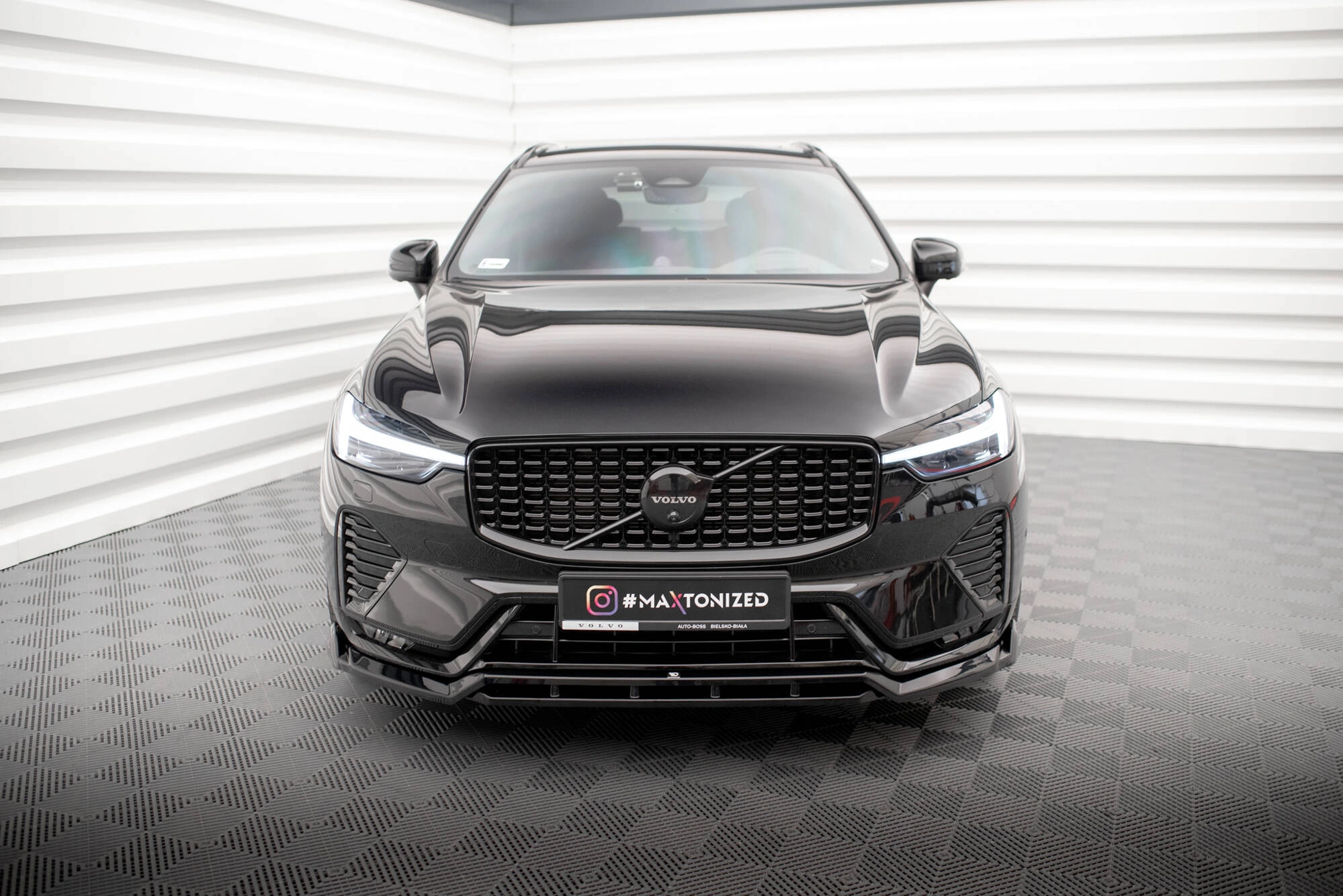 Tuningkit Volvo XC60 II R-Design Facelift 2021 -> | Sport Eksteriør Styling-sett Image 2