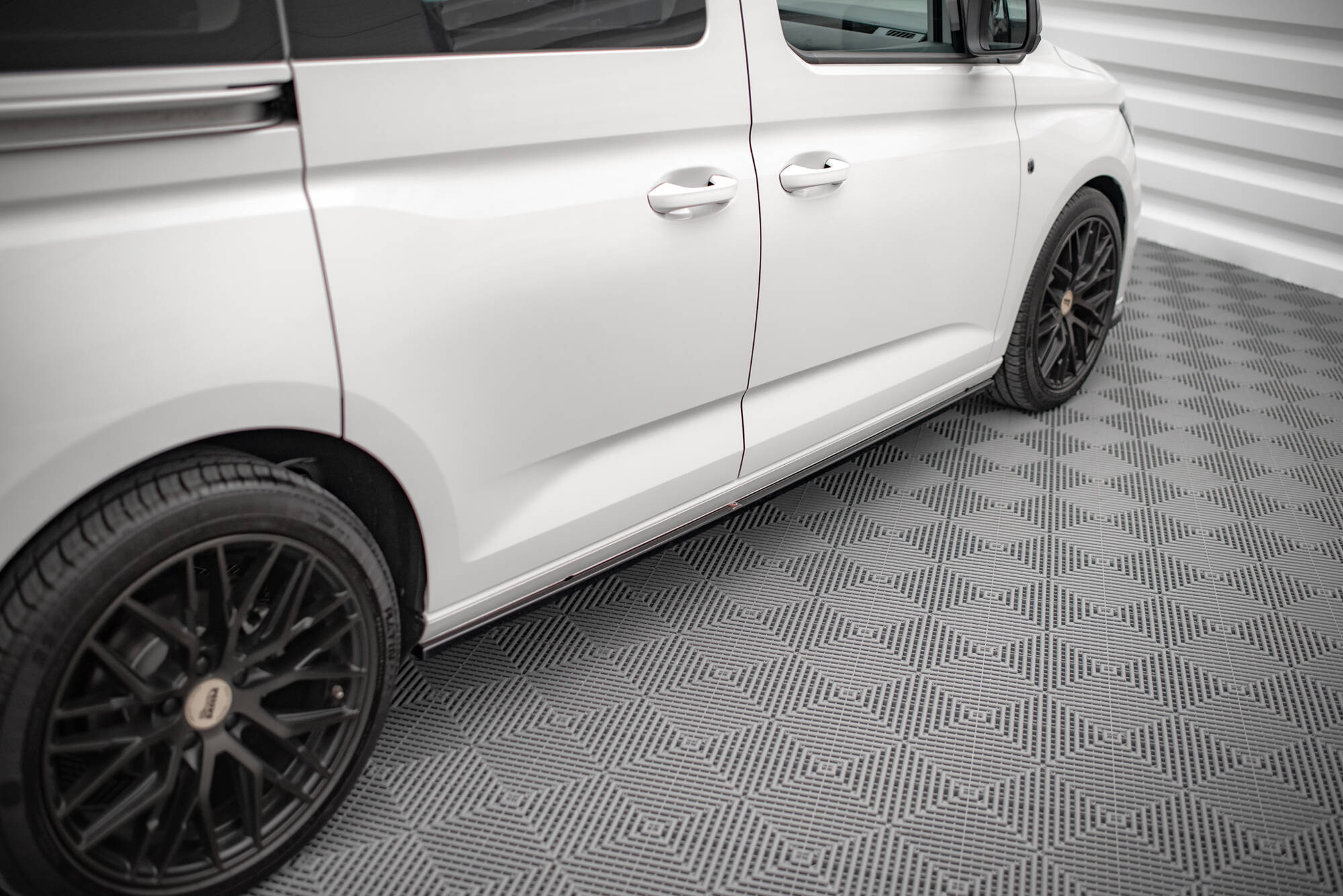 Tuningkit VW Caddy Mk5  2020 -> | Sport Eksteriør Styling-sett Image 6