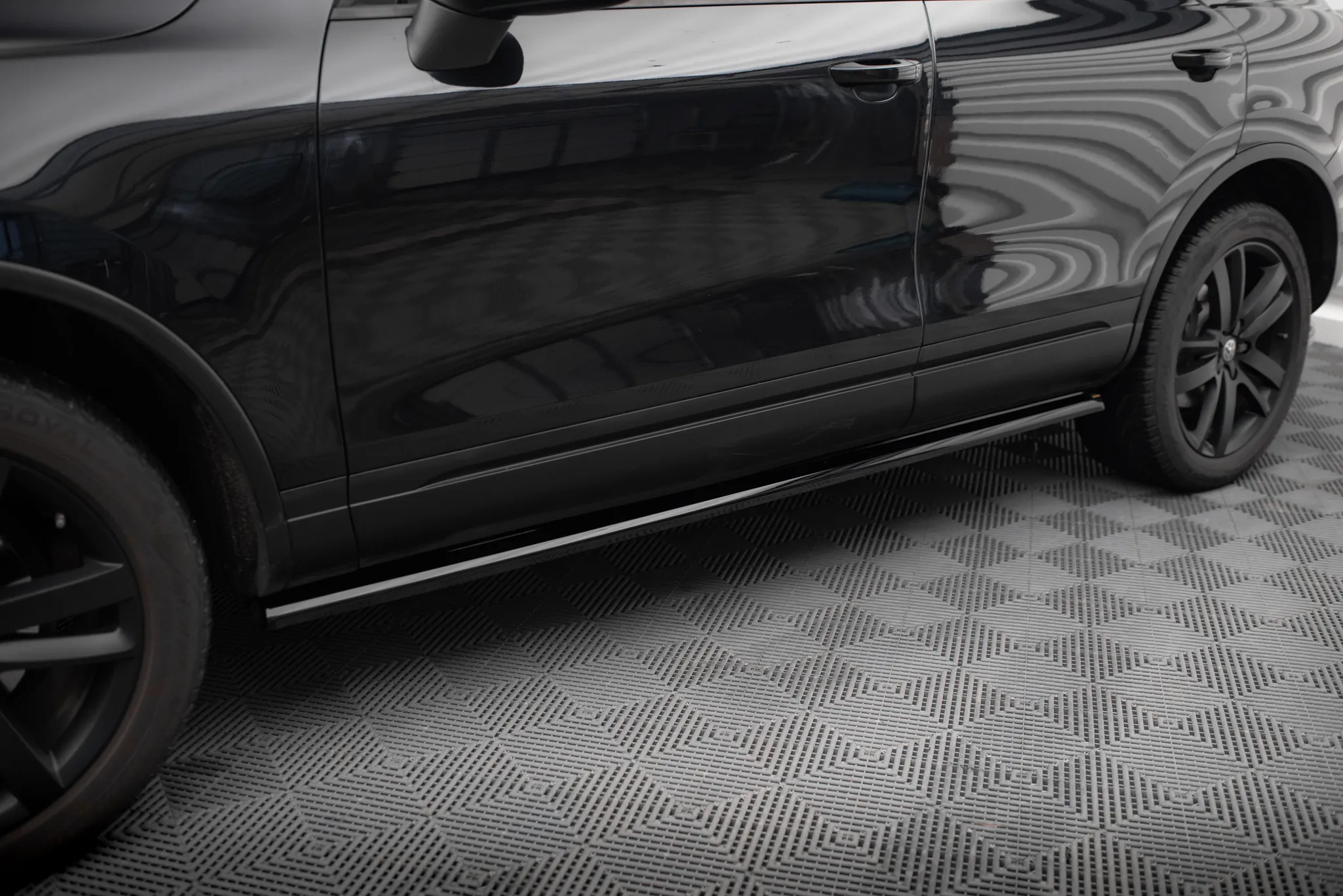 Tuningkit VW Touareg 7P 2010 - 2014 | Glossy Black Edition – bilde 2