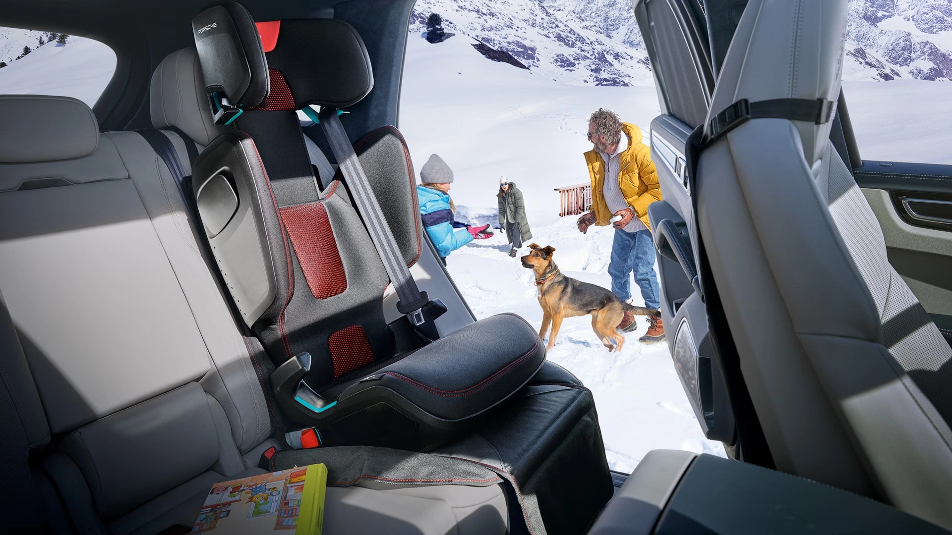 Underlag for barnesete Porsche │ Genuine® Beskyttelsesmatte til baksete Packing Under Child Seat – bilde 6