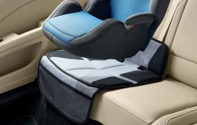 Underlag for barnesete Skoda │ Beskyttelsesmatte til baksete Packing under child seat – bilde 2