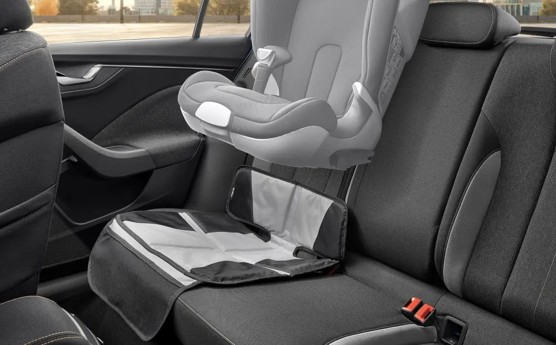 Underlag for barnesete Skoda │ Beskyttelsesmatte til baksete Packing under child seat – bilde 3
