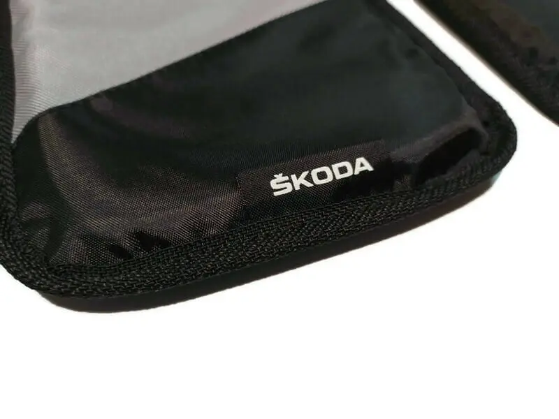 Underlag for barnesete Skoda │ Beskyttelsesmatte til baksete Packing under child seat – bilde 7