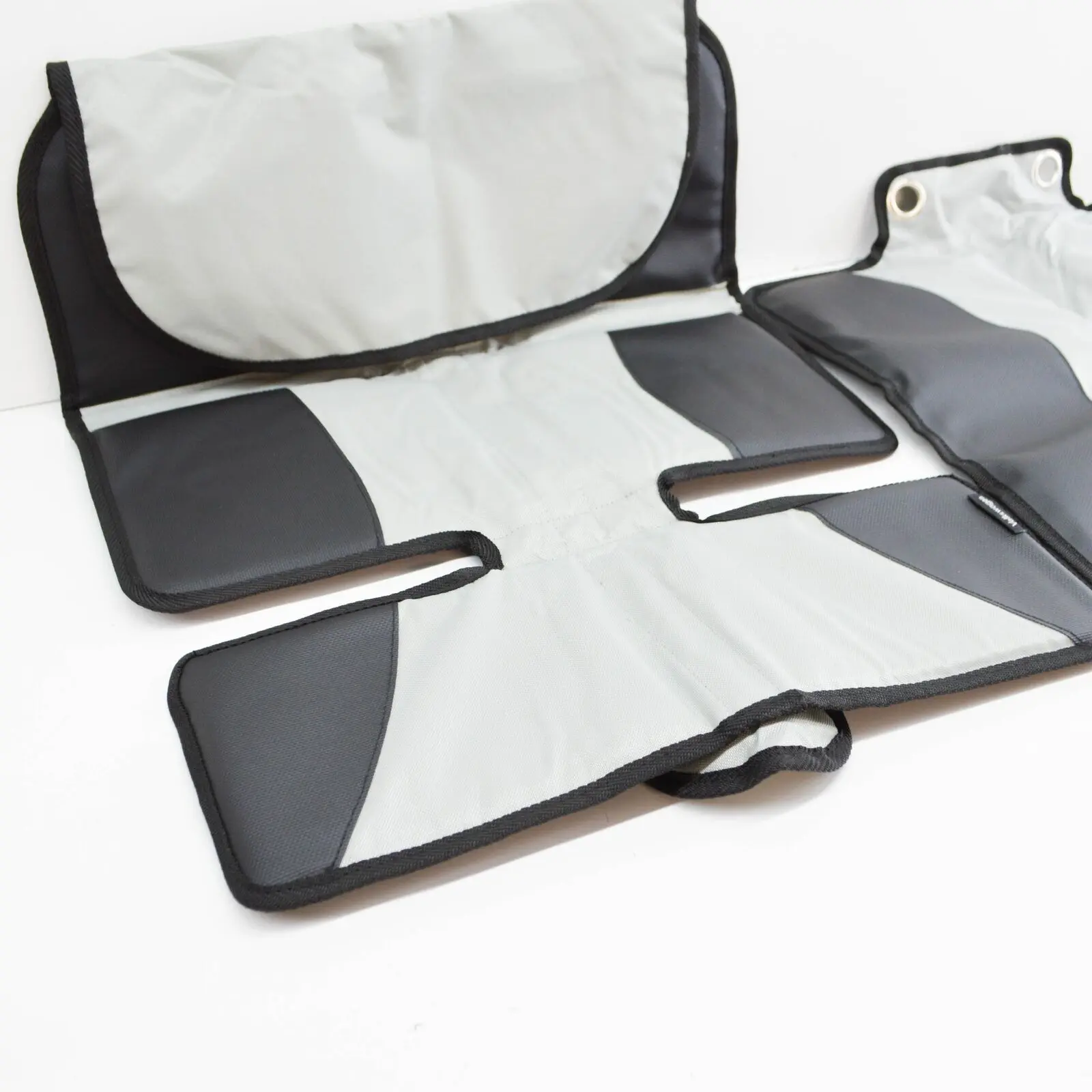 Underlag for barnesete VW │ Beskyttelsesmatte til baksete Packing under child seat – bilde 11