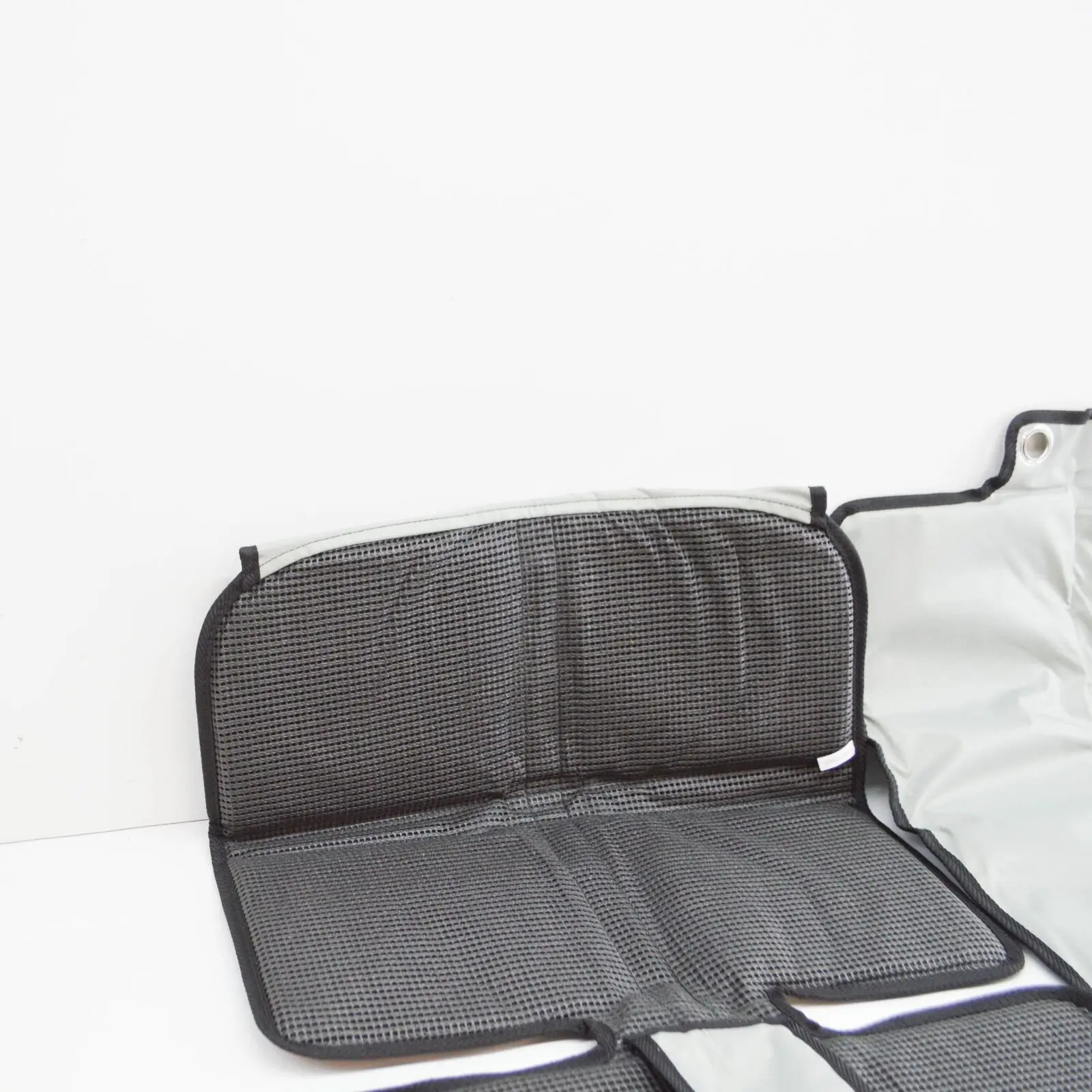Underlag for barnesete VW │ Beskyttelsesmatte til baksete Packing under child seat – bilde 13