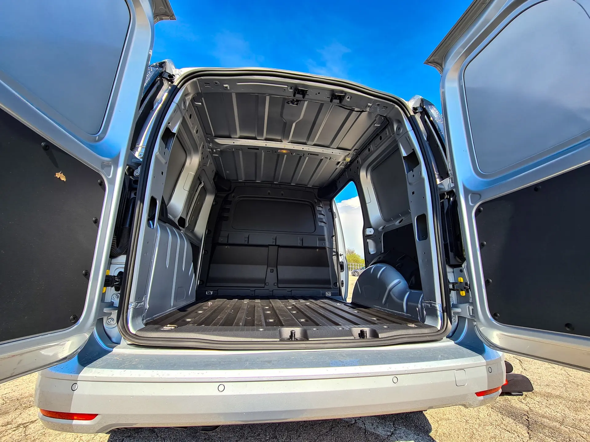 Vareromsmatte / Lasteromsmatte VW Caddy V 2020-> │ SWB (kort) - Vareromsinnlegg plast - Black – bilde 12
