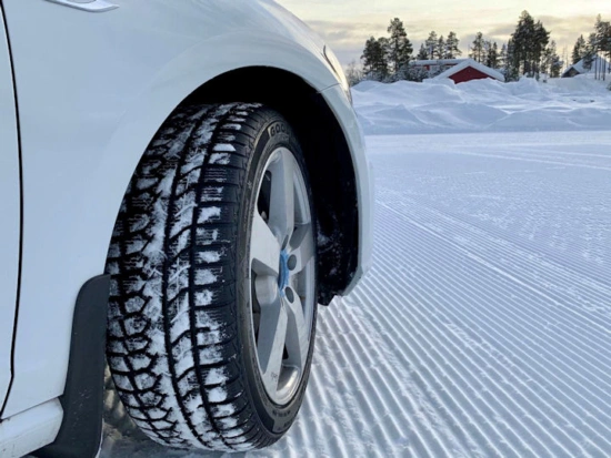 Vinterdekk GoodRide ZuperSnow Z507 98V XL │ 215/55 R17 – bilde 3